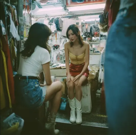 Clothing Shop Conversation – AI image example